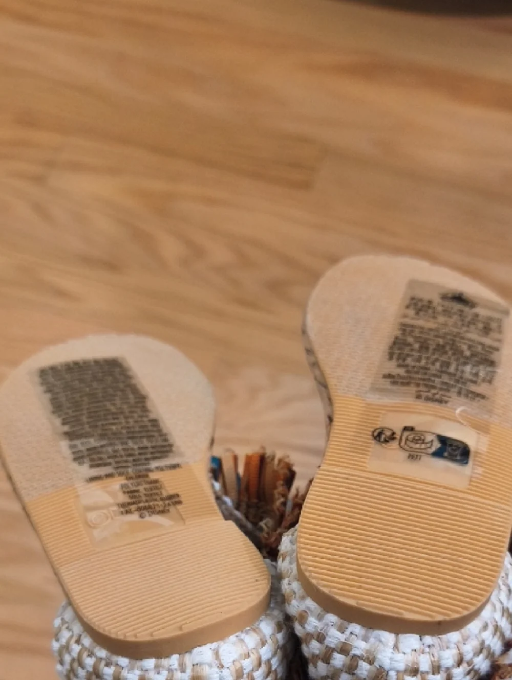 Disney Moana Sandals Size 7/8 NWT